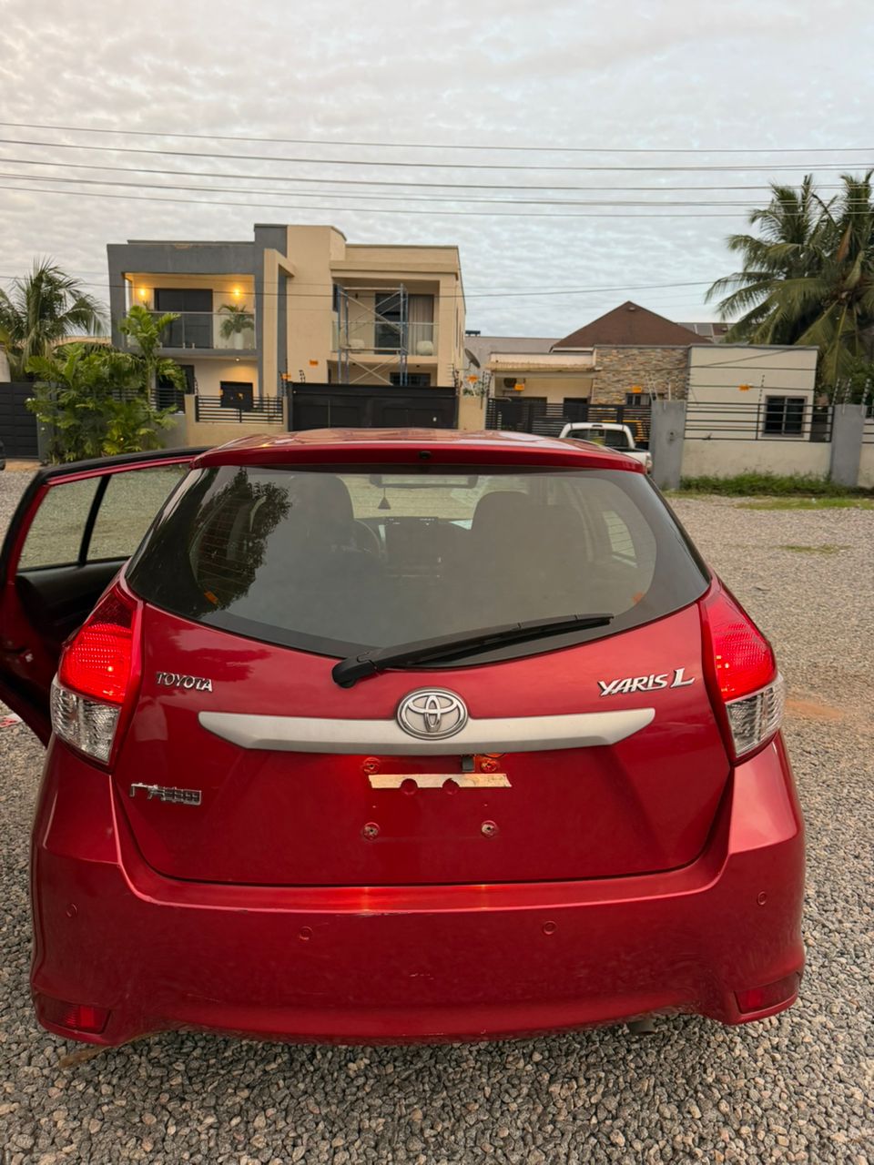 TOYOTA YARIS 2015 RED - Image 4