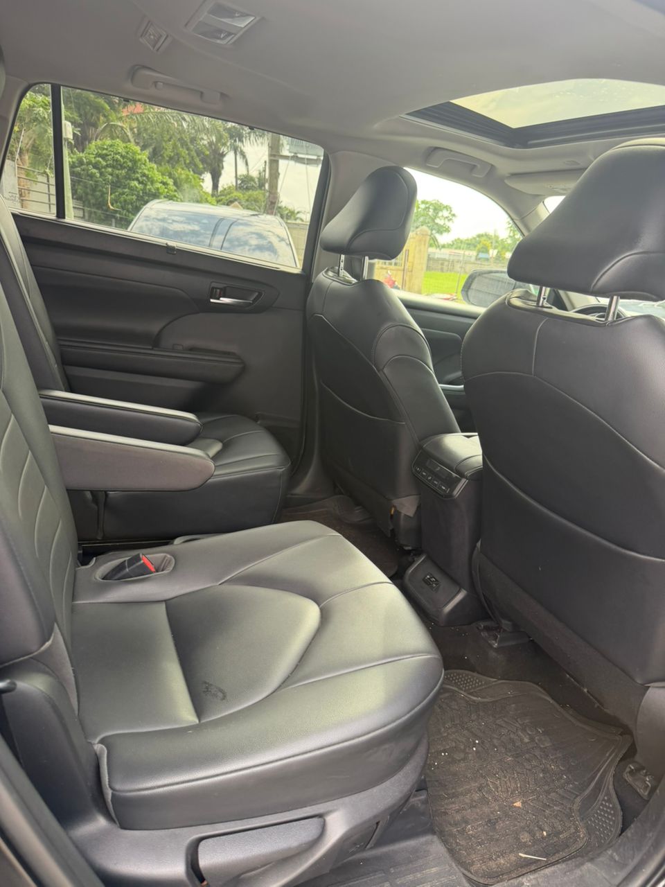 TOYOTA HIGHLANDER LIMITED FULLY LOADED 2020 BLACK - Image 13