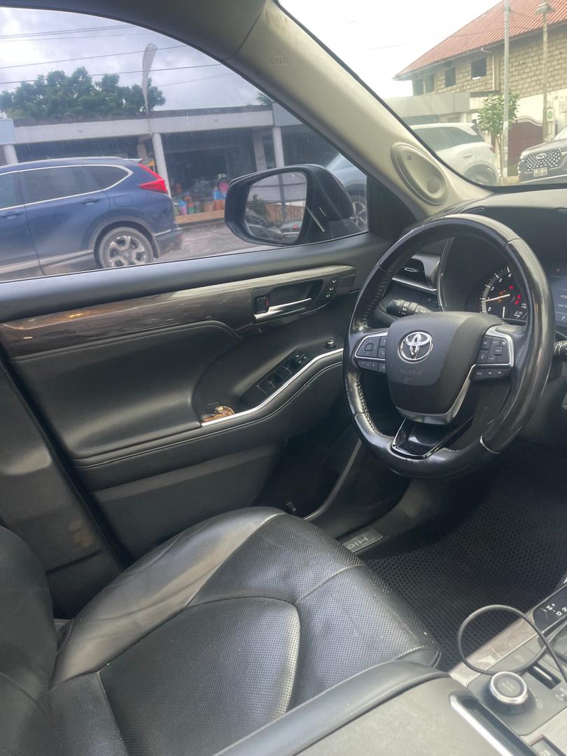 TOYOTA HIGHLANDER LIMITED BLACK 2021 - Image 6