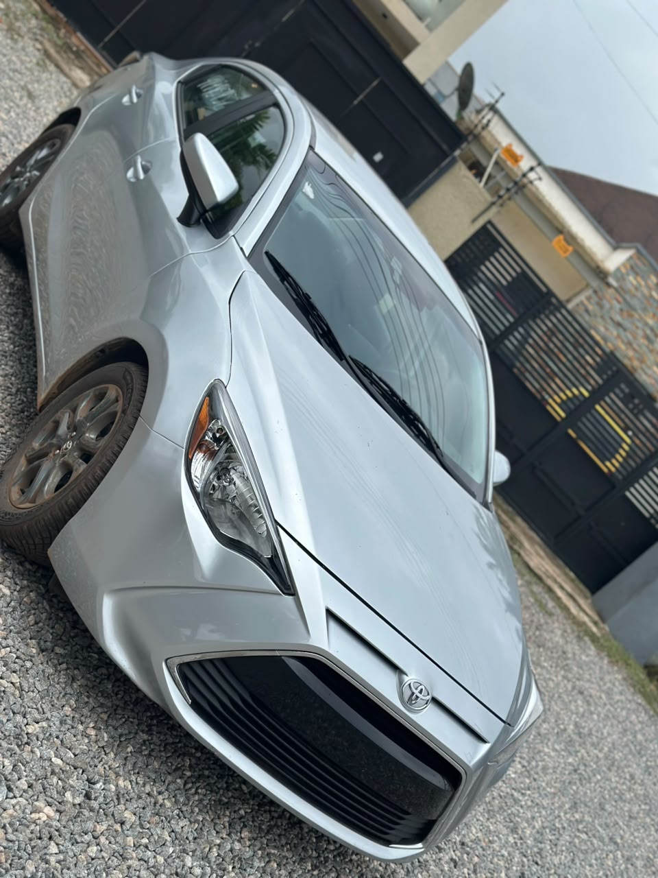 TOYOTA YARIS 2017 GREY - Image 9