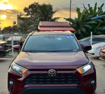 TOYOTA RAV4 XLE 2020 RED