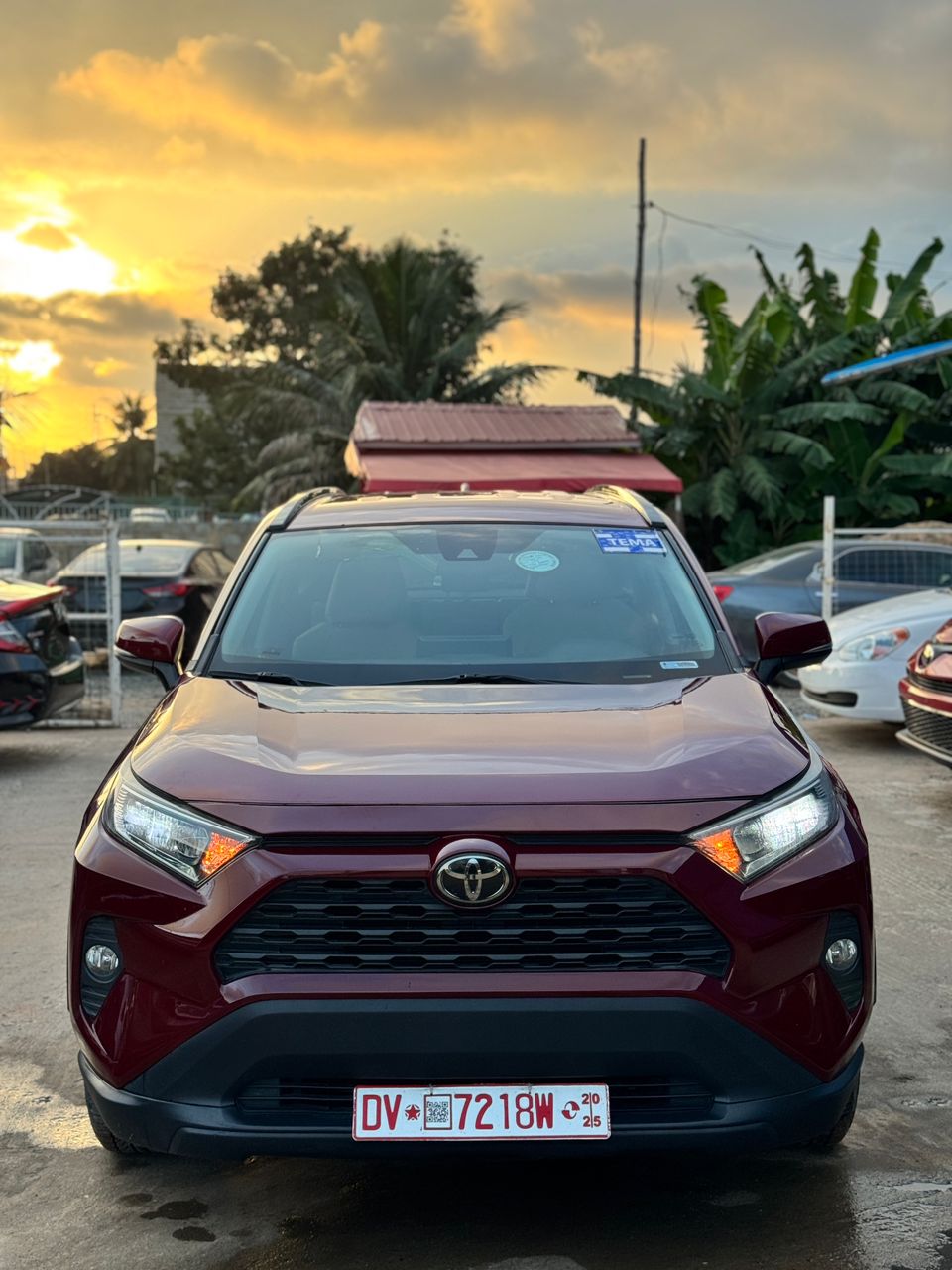 TOYOTA RAV4 XLE 2020 RED
