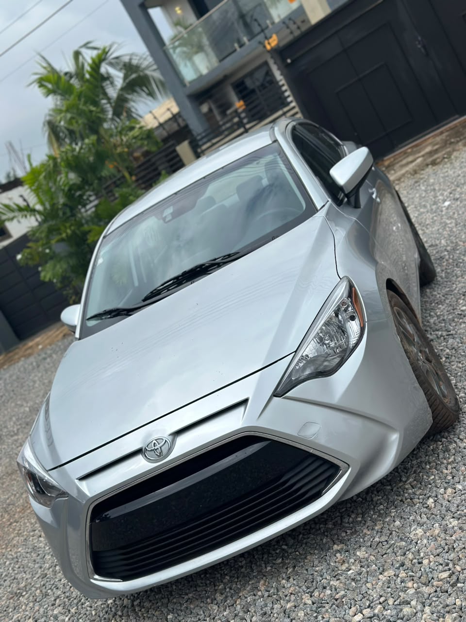 TOYOTA YARIS 2017 GREY - Image 5