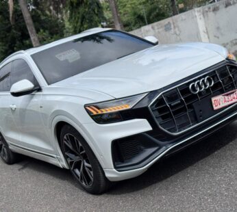 AUDI Q8 2021