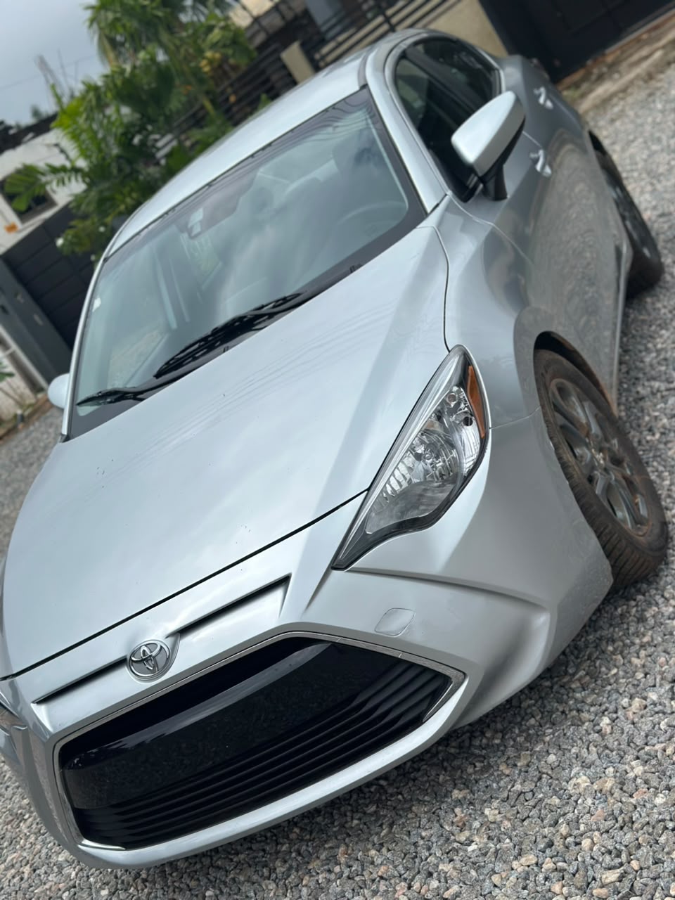 TOYOTA YARIS 2017 GREY - Image 11