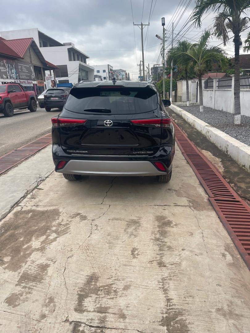 TOYOTA HIGHLANDER LIMITED BLACK 2021 - Image 11