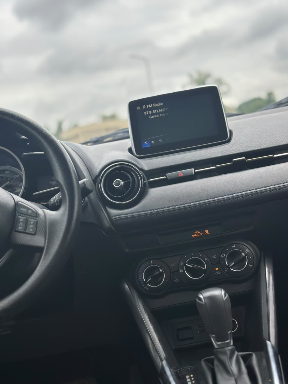 TOYOTA YARIS 2017 GREY - Image 13