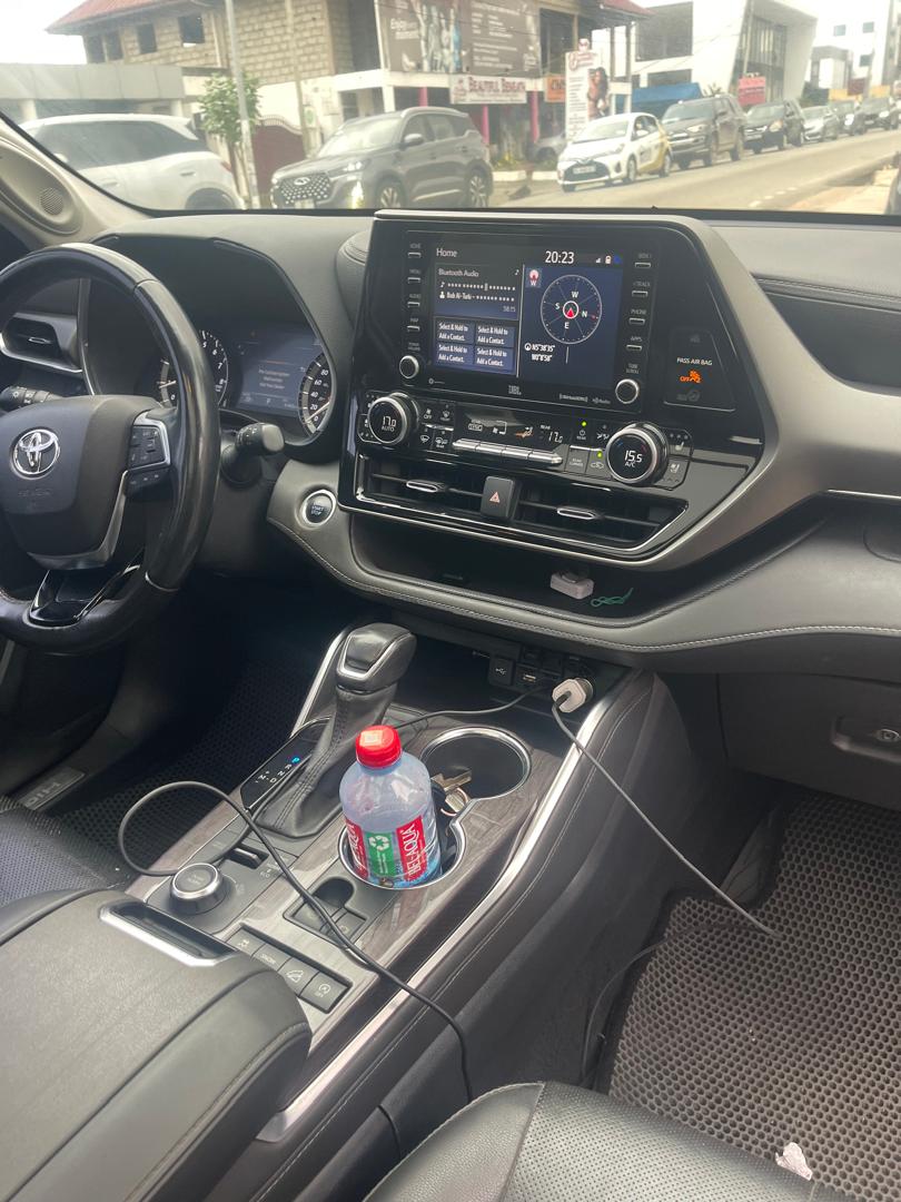 TOYOTA HIGHLANDER LIMITED BLACK 2021 - Image 12